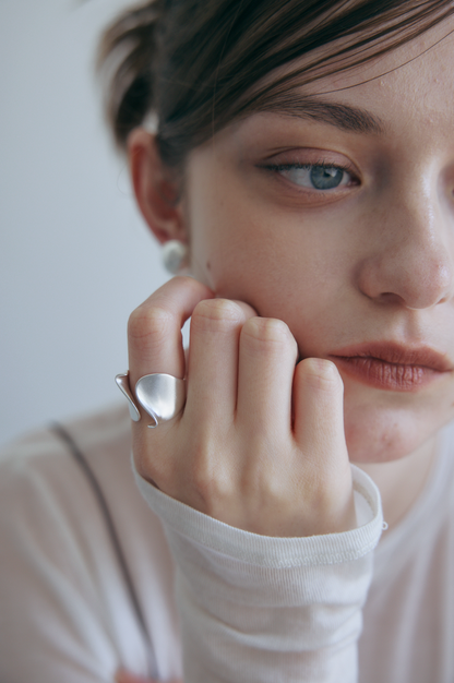 Nuanced silver Ring