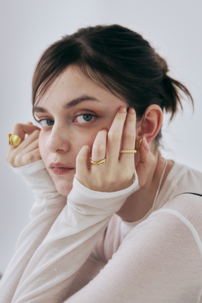 Shimmering wave Ring