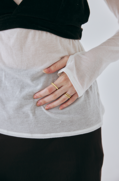 Shimmering wave Ring