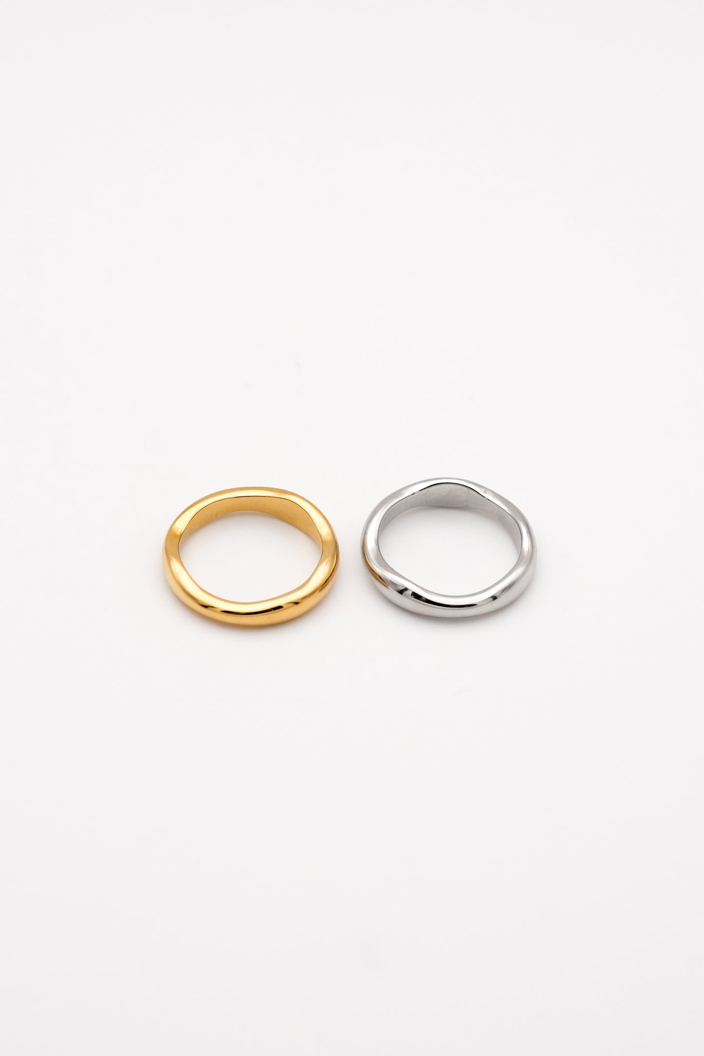 Shimmering wave Ring