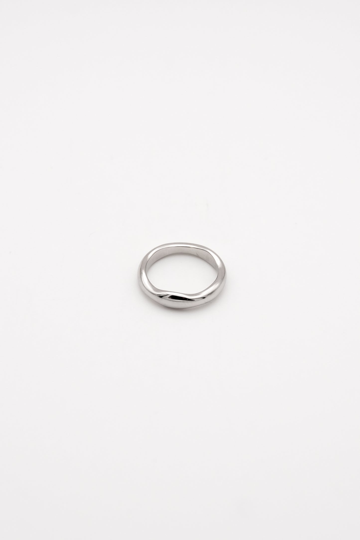 Shimmering wave Ring