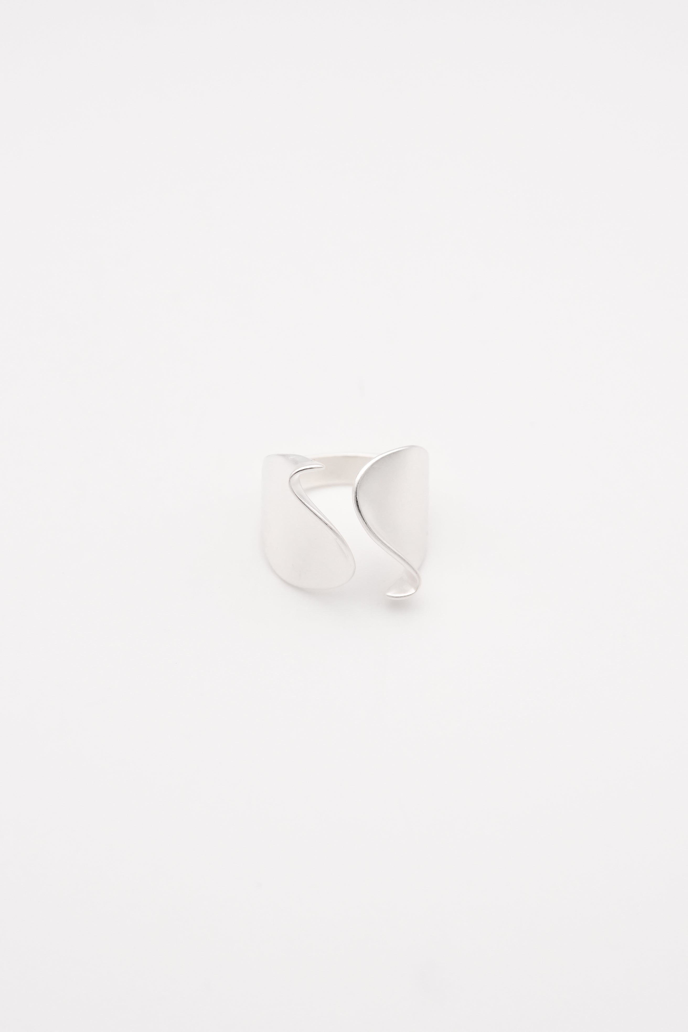Nuanced silver Ring – IHeNA