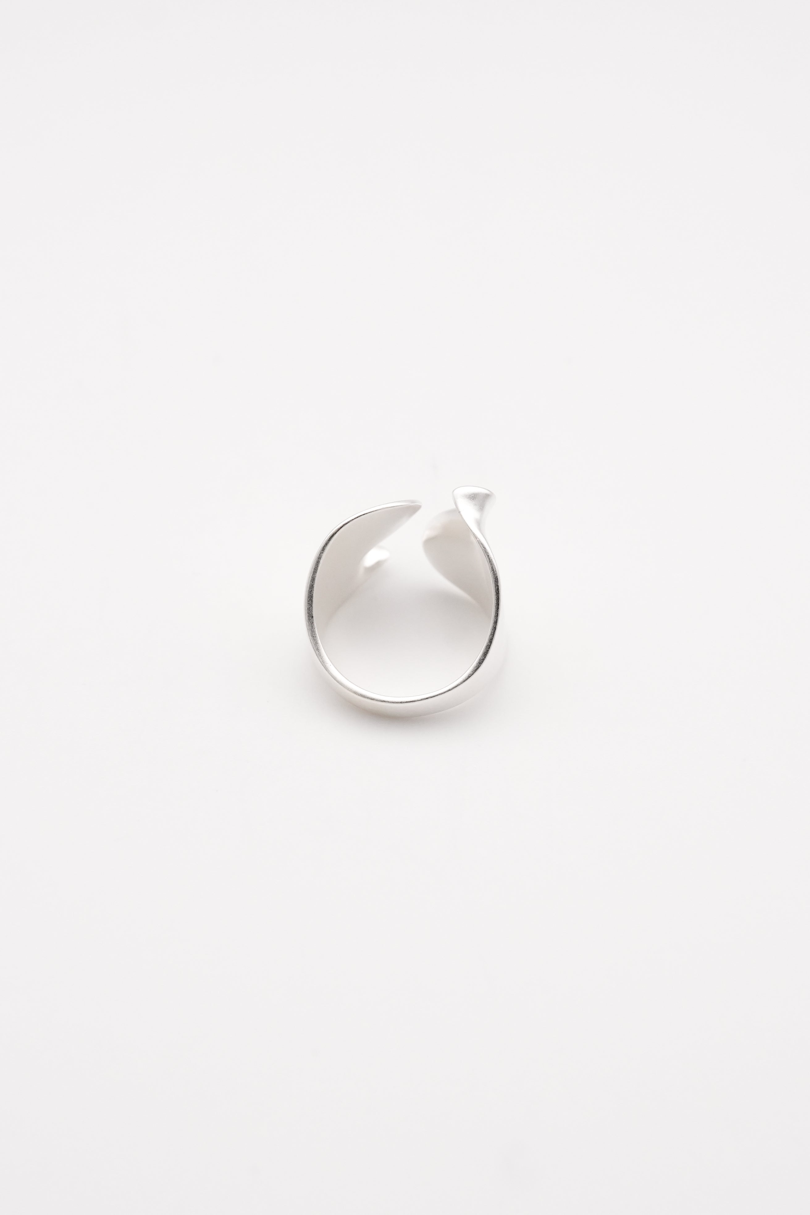 Nuanced silver Ring – IHeNA